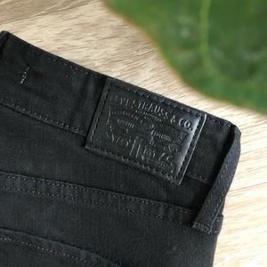 Levi’s 721 High Rise Skinny Jean